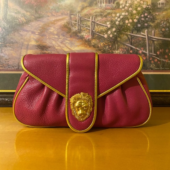 Dooney & Bourke 24k Gold Dipped Lion Y2K Hayden Panettiere 💖FUCHSIA Clutch NWT - Picture 2 of 12